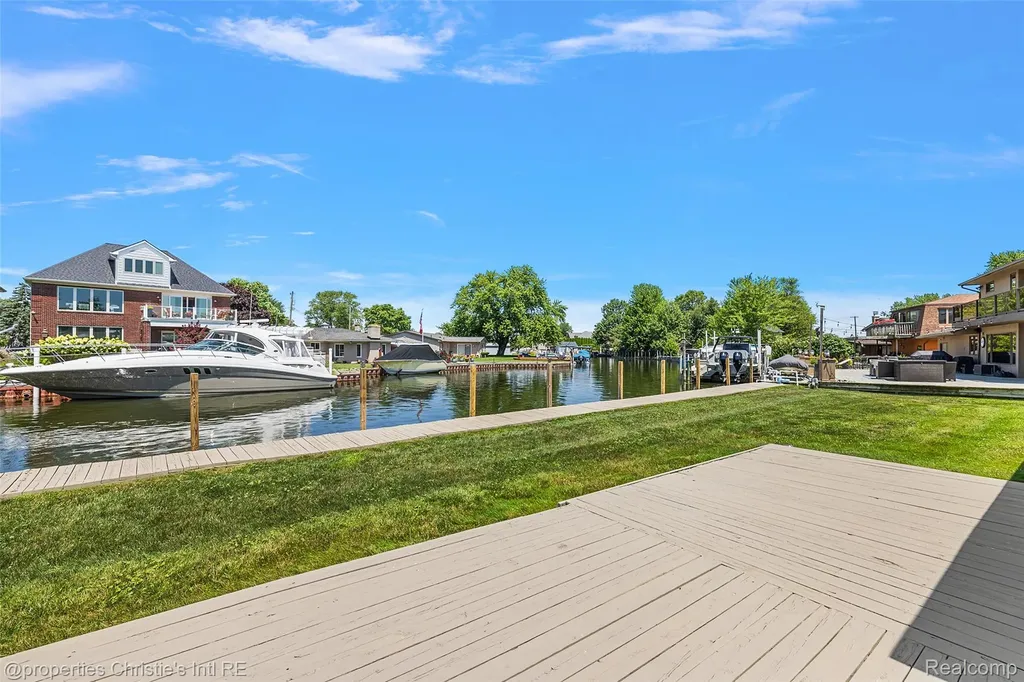 37337 Lakeshore Drive Harrison Charter Township MI 48045