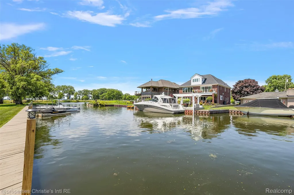 37337 Lakeshore Drive Harrison Charter Township MI 48045