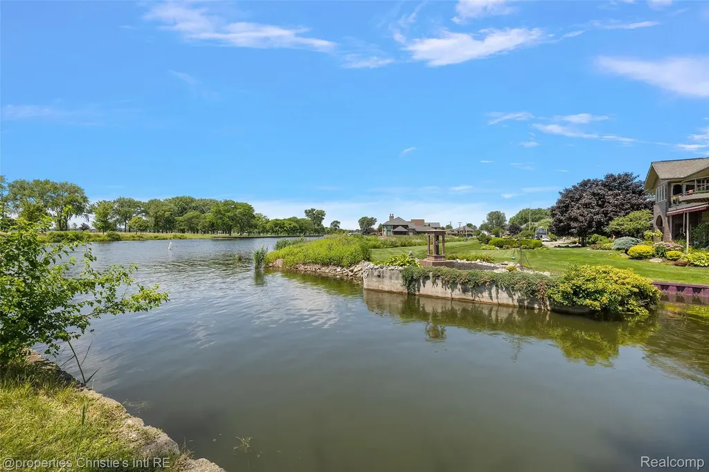37337 Lakeshore Drive Harrison Charter Township MI 48045