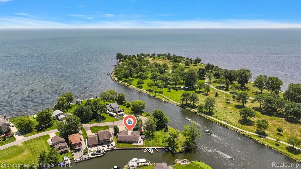 37337 Lakeshore Drive Harrison Charter Township MI 48045