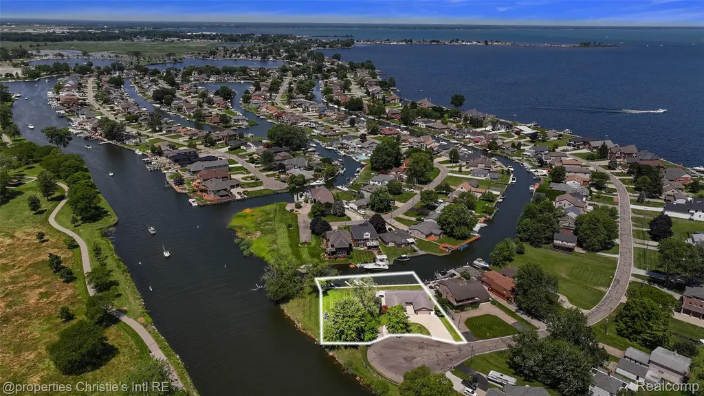 37337 Lakeshore Drive Harrison Charter Township MI 48045