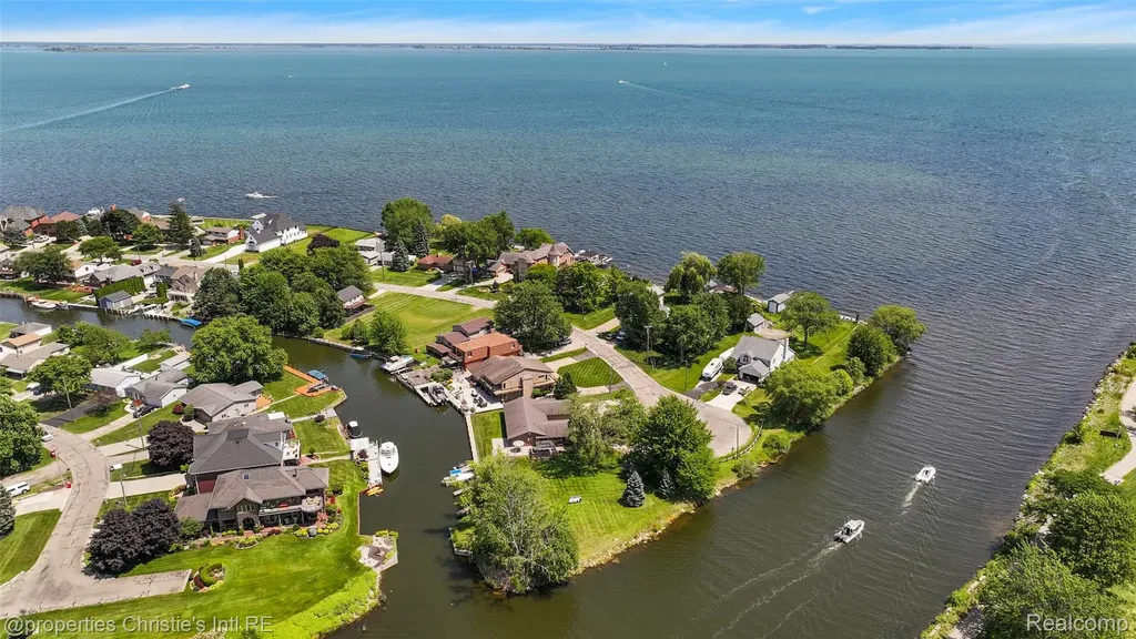 37337 Lakeshore Drive Harrison Charter Township MI 48045