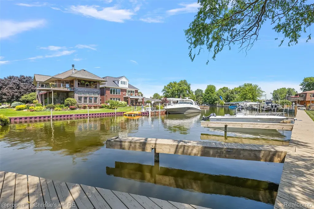 37337 Lakeshore Drive Harrison Charter Township MI 48045