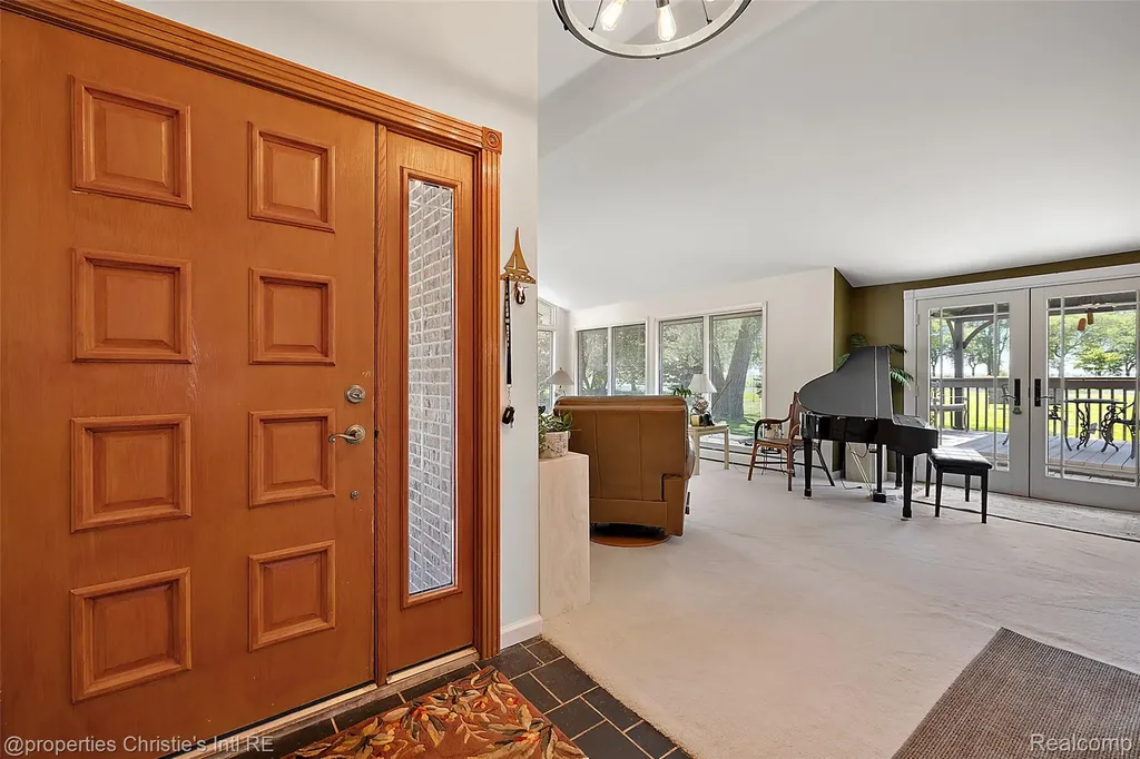 37337 Lakeshore Drive Harrison Charter Township MI 48045