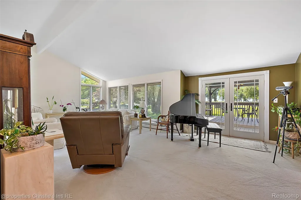 37337 Lakeshore Drive Harrison Charter Township MI 48045