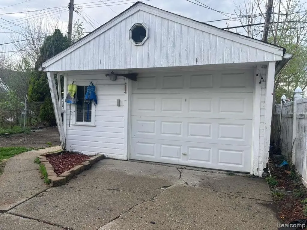 26126 N 26126 Student Avenue Redford Charter Township MI 48239