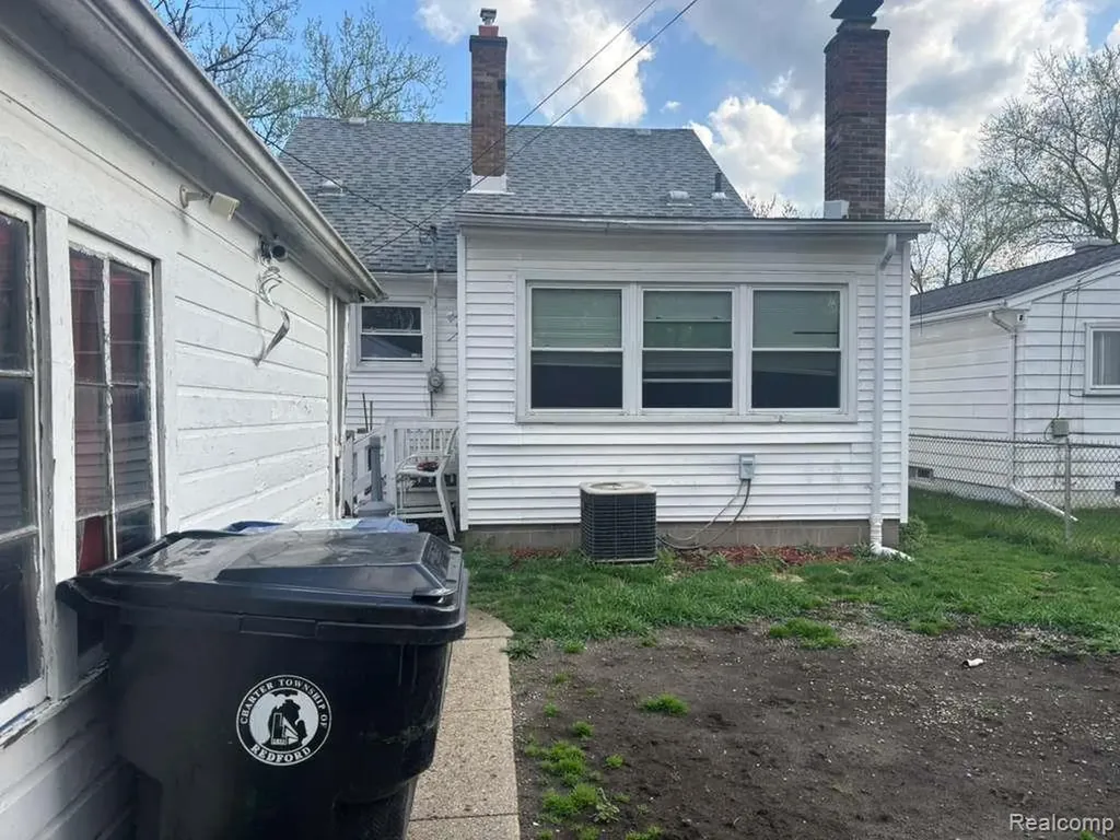 26126 N 26126 Student Avenue Redford Charter Township MI 48239