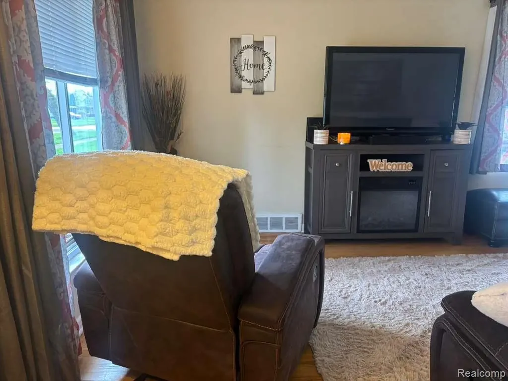26126 N 26126 Student Avenue Redford Charter Township MI 48239