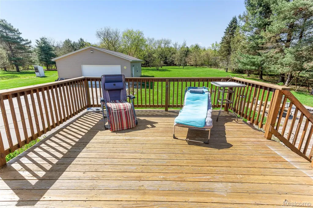 961 Jolly Road Alaiedon Township MI 48864