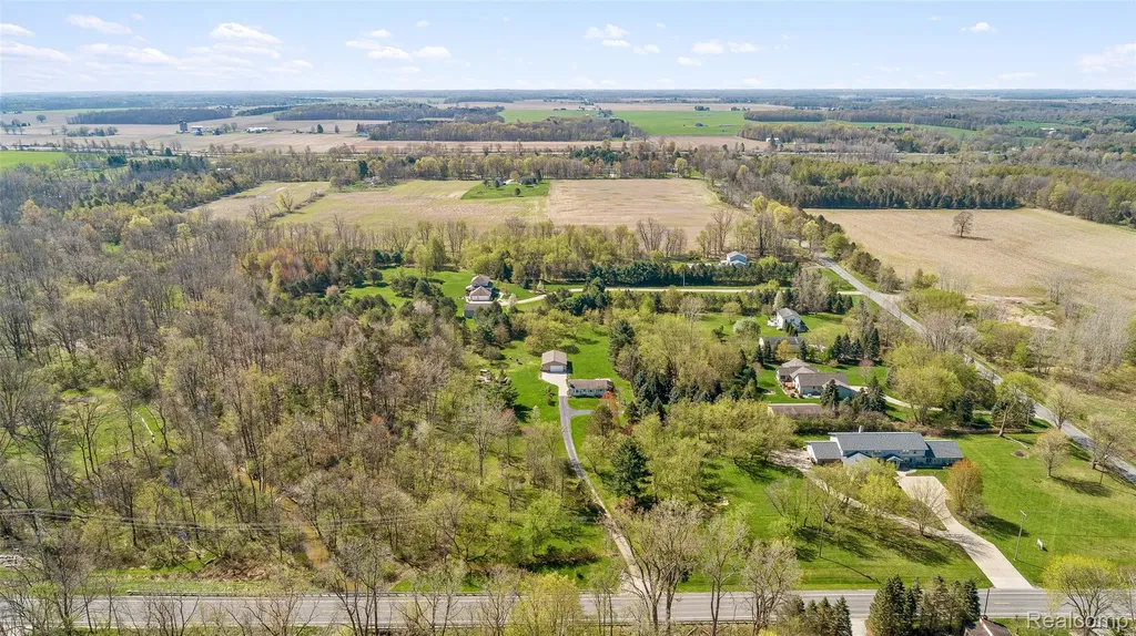 961 Jolly Road Alaiedon Township MI 48864