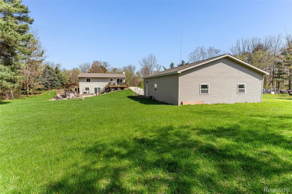 961 Jolly Road Alaiedon Township MI 48864