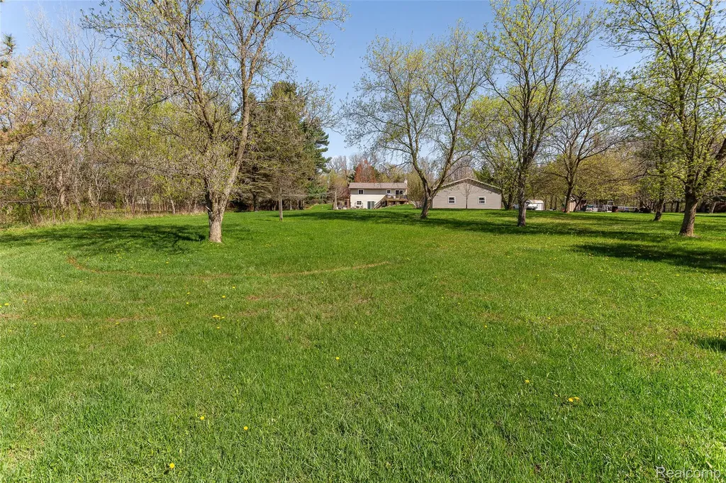 961 Jolly Road Alaiedon Township MI 48864