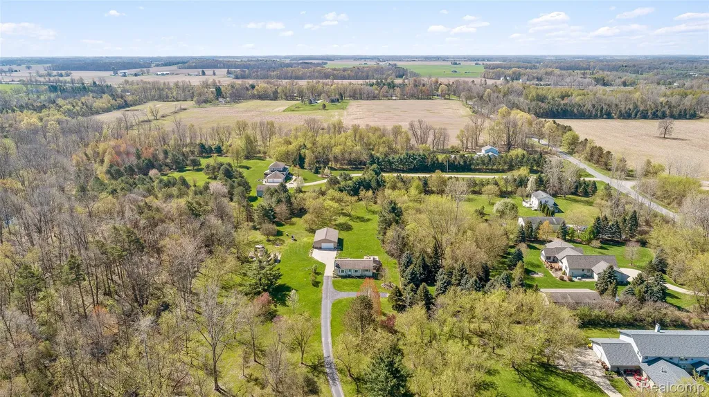 961 Jolly Road Alaiedon Township MI 48864
