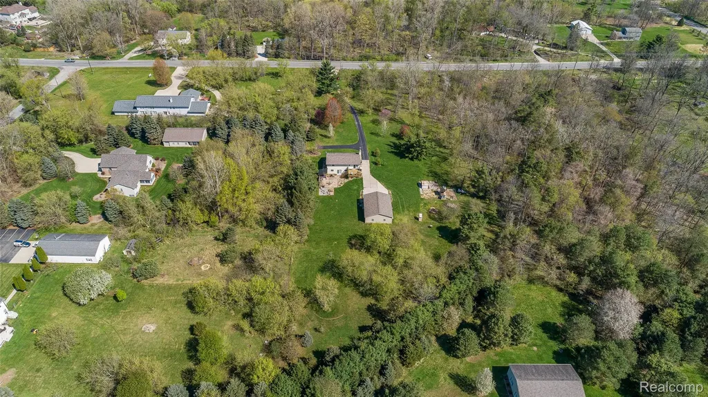 961 Jolly Road Alaiedon Township MI 48864