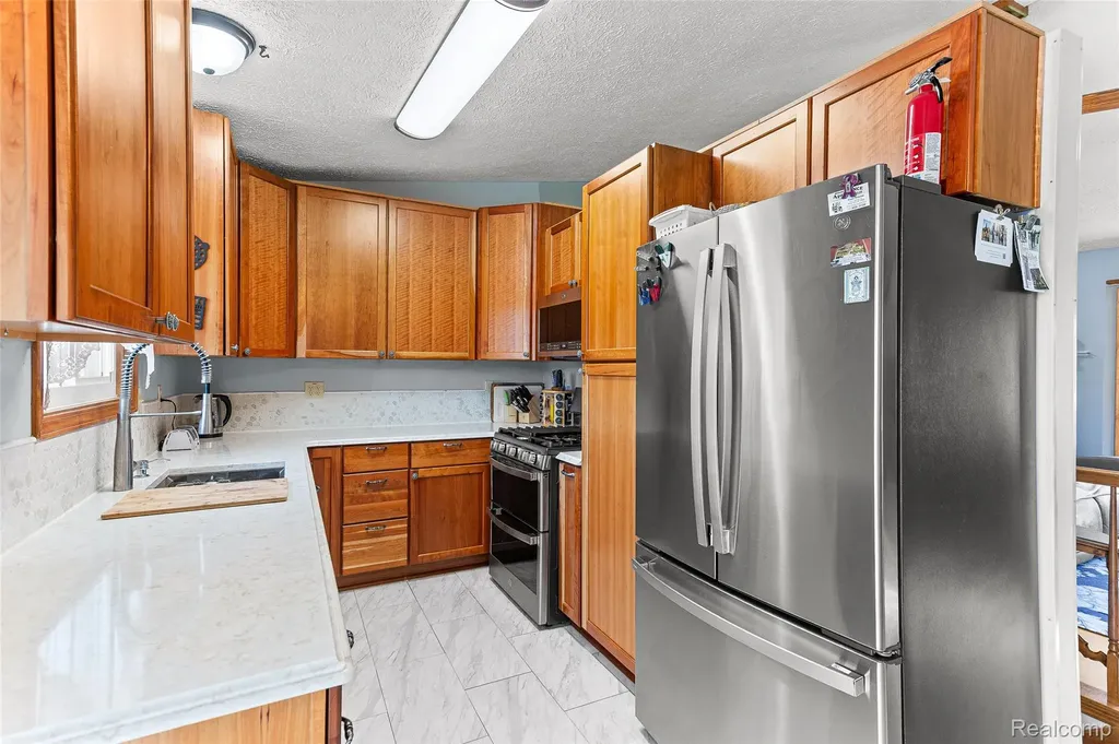 961 Jolly Road Alaiedon Township MI 48864