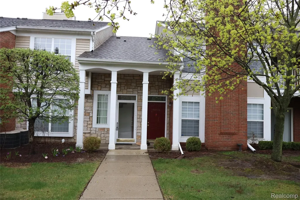 44944 Marigold Drive Sterling Heights City MI 48314