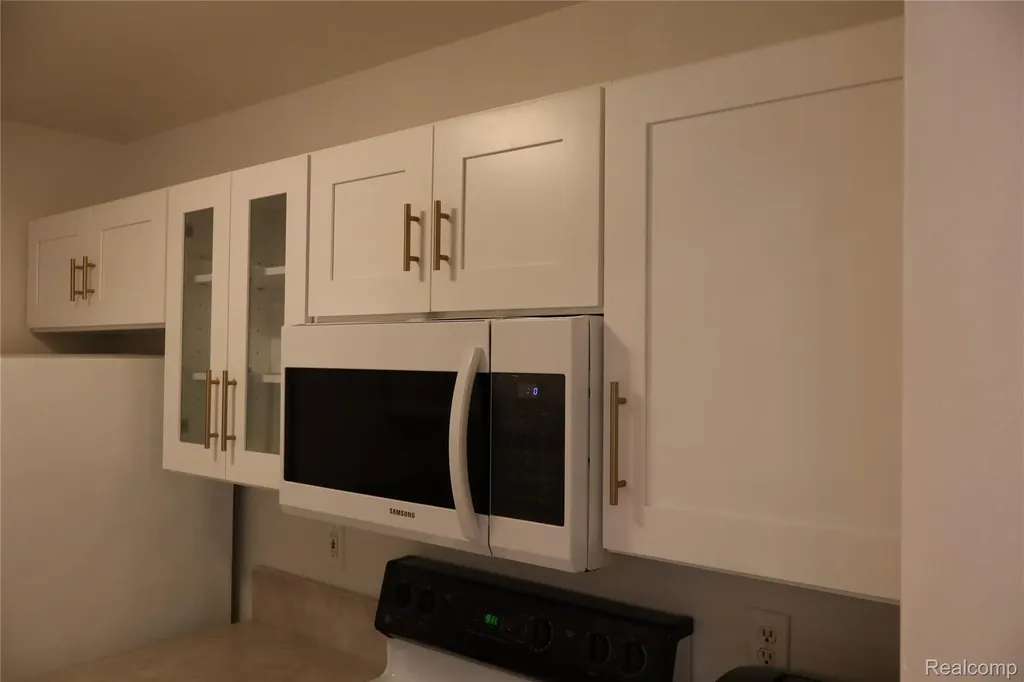 44944 Marigold Drive Sterling Heights City MI 48314