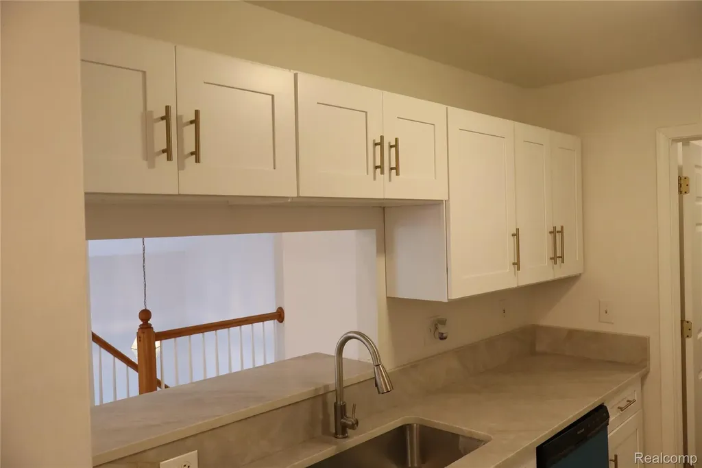 44944 Marigold Drive Sterling Heights City MI 48314