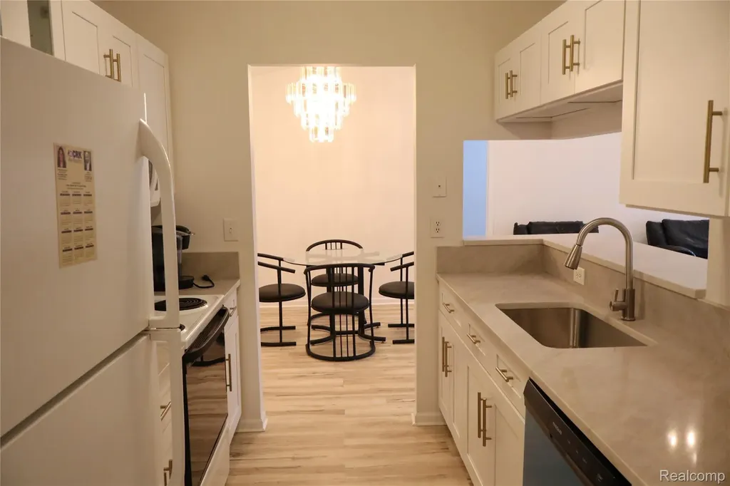 44944 Marigold Drive Sterling Heights City MI 48314