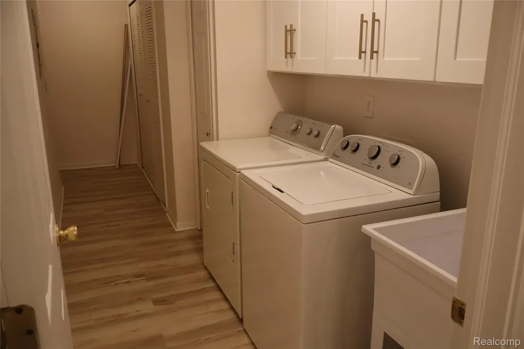 44944 Marigold Drive Sterling Heights City MI 48314