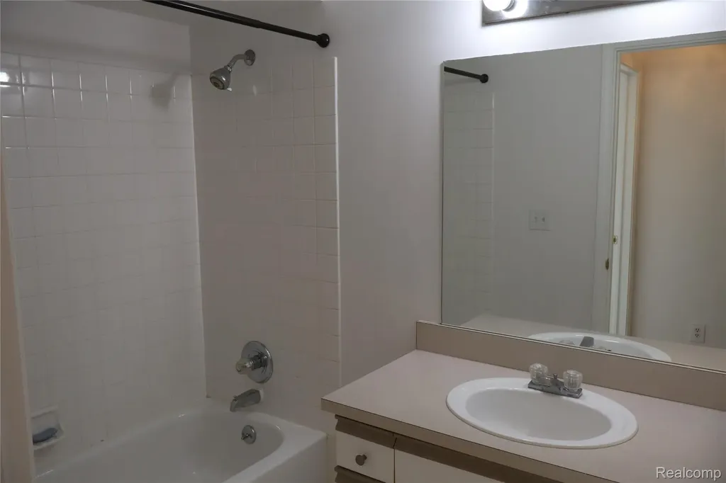 44944 Marigold Drive Sterling Heights City MI 48314