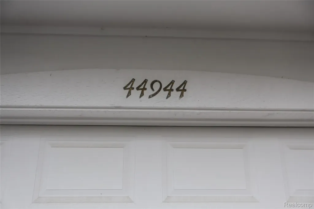 44944 Marigold Drive Sterling Heights City MI 48314