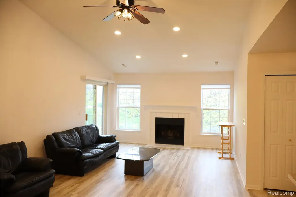 44944 Marigold Drive Sterling Heights City MI 48314