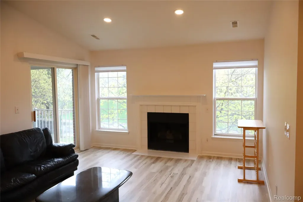 44944 Marigold Drive Sterling Heights City MI 48314