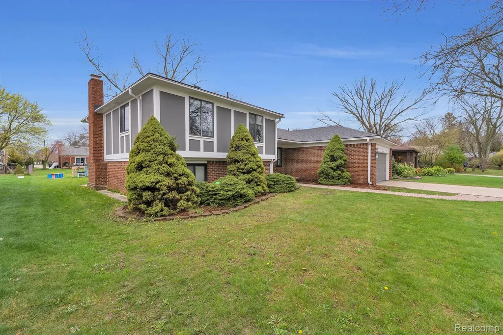 7323 Burgundy Street Canton Charter Township MI 48187