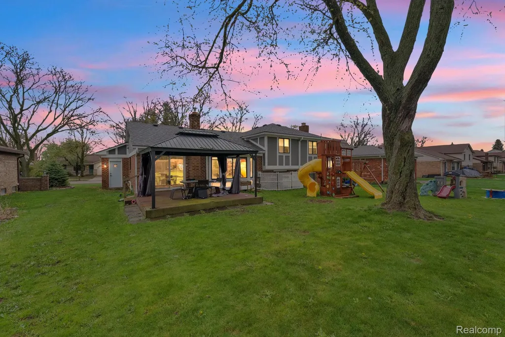 7323 Burgundy Street Canton Charter Township MI 48187