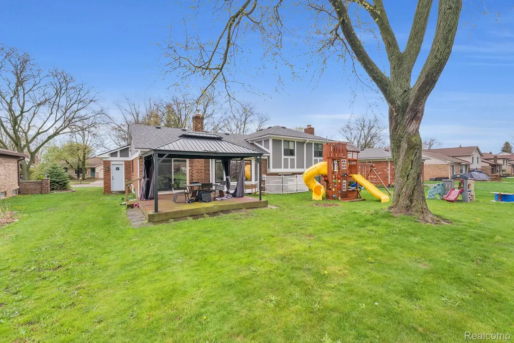 7323 Burgundy Street Canton Charter Township MI 48187