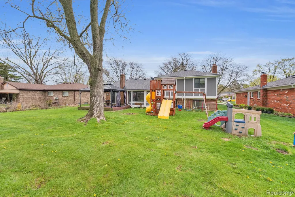 7323 Burgundy Street Canton Charter Township MI 48187