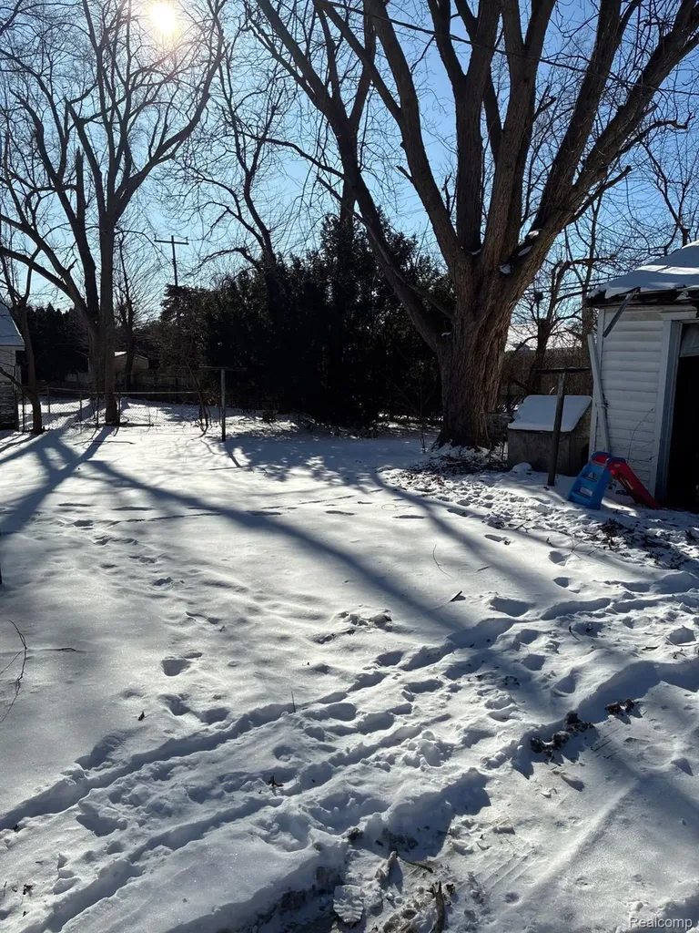 19321 Northrop Street Detroit City MI 48219