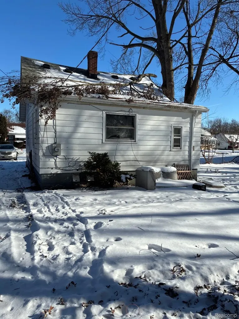 19321 Northrop Street Detroit City MI 48219