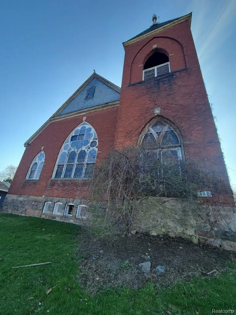 349 N Monroe Street Lapeer City MI 48446