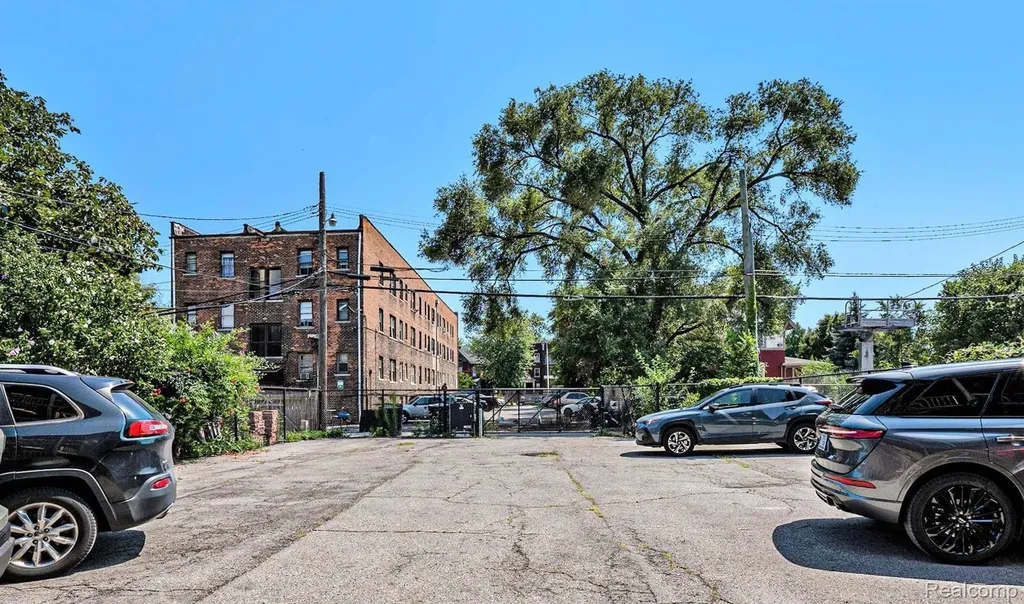 469 W Willis Street Detroit City MI 48201