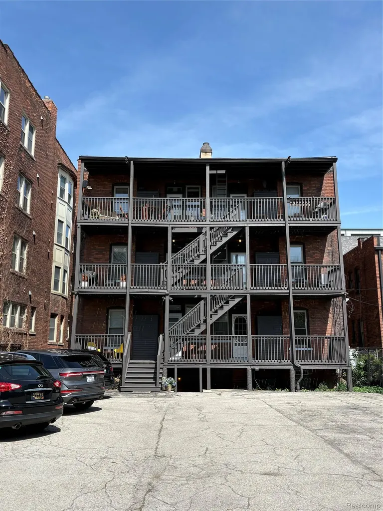 469 W Willis Street Detroit City MI 48201