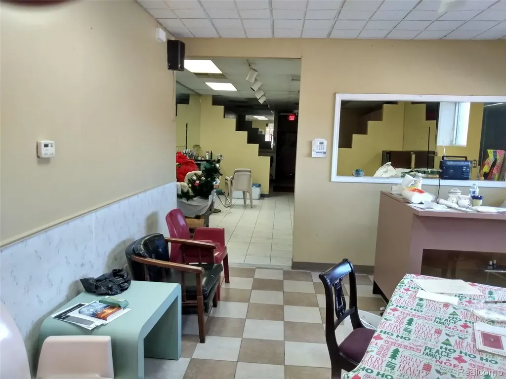 7353 Gratiot Avenue Detroit City MI 48213