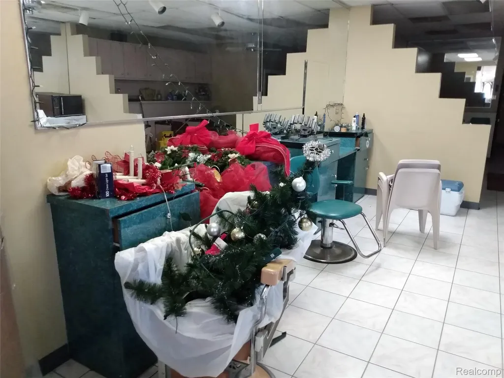 7353 Gratiot Avenue Detroit City MI 48213