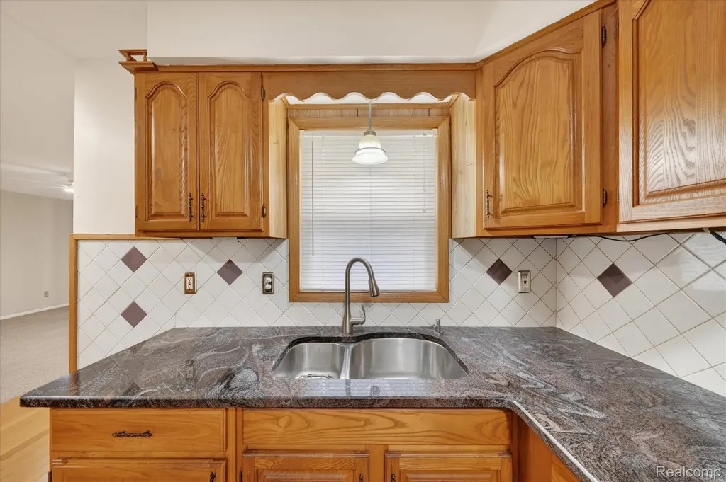 28901 W Chicago Street Livonia City MI 48150