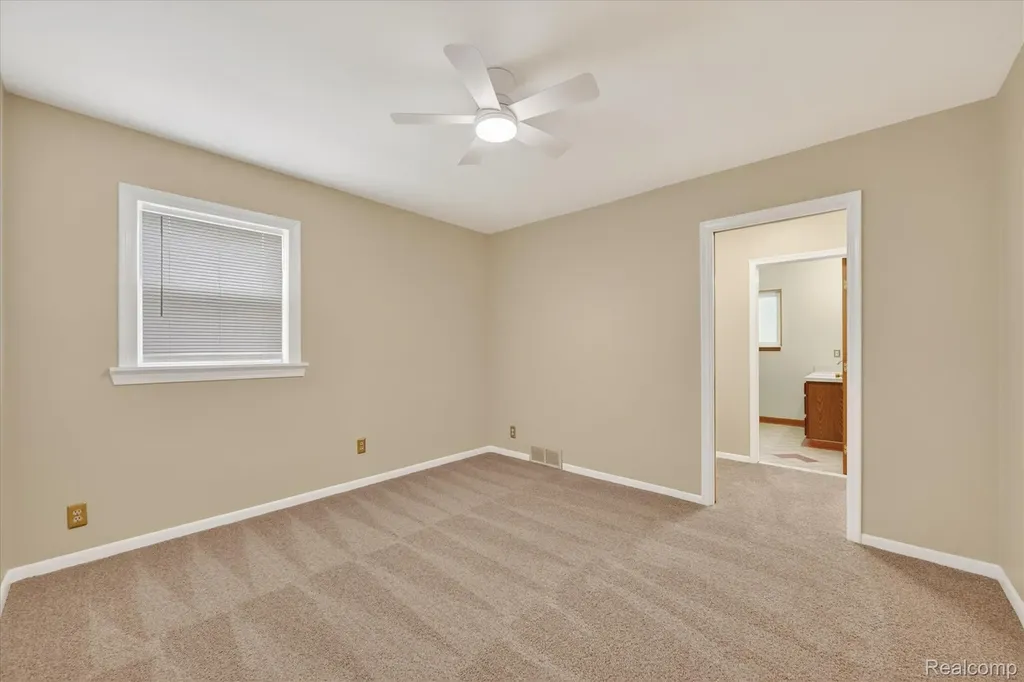 28901 W Chicago Street Livonia City MI 48150