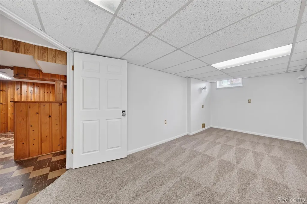 28901 W Chicago Street Livonia City MI 48150