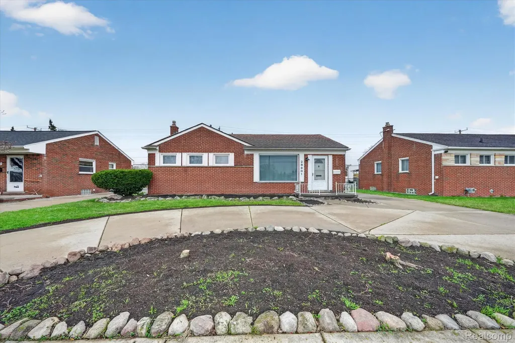 28901 W Chicago Street Livonia City MI 48150
