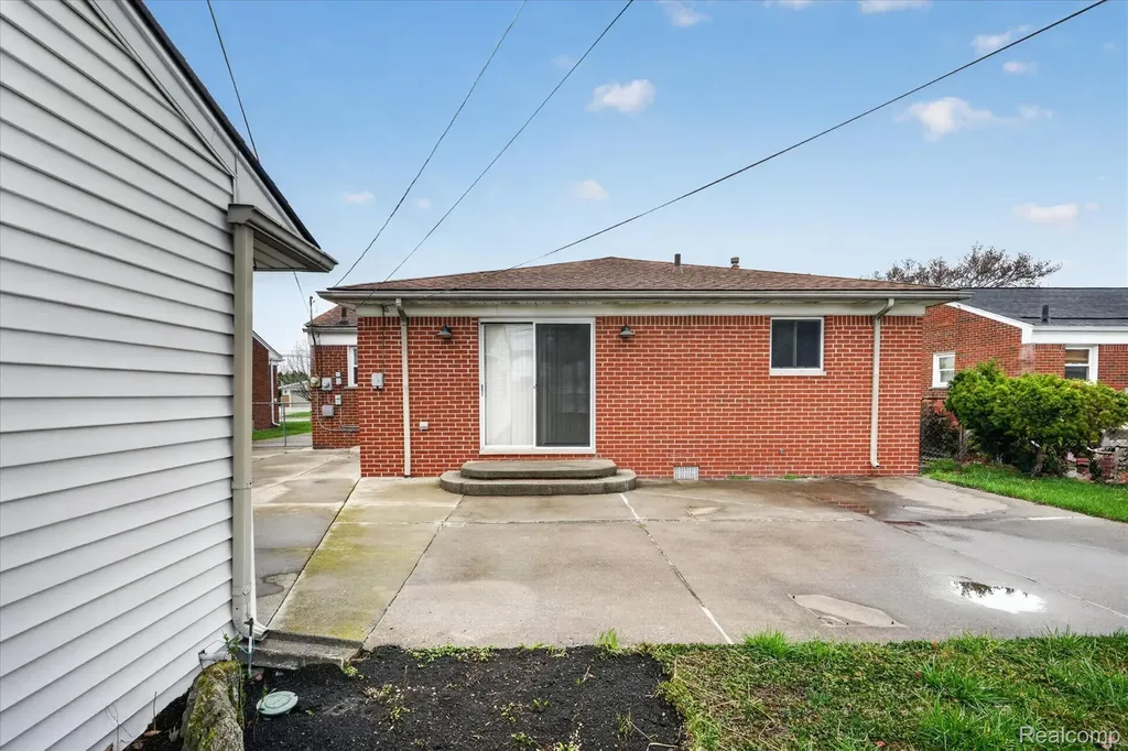 28901 W Chicago Street Livonia City MI 48150