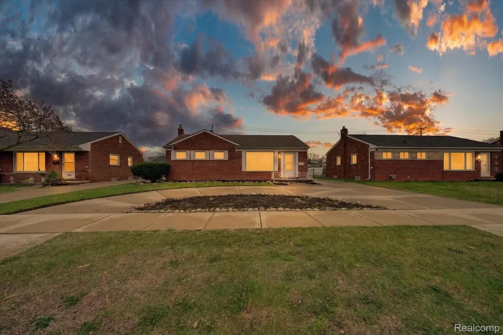 28901 W Chicago Street Livonia City MI 48150