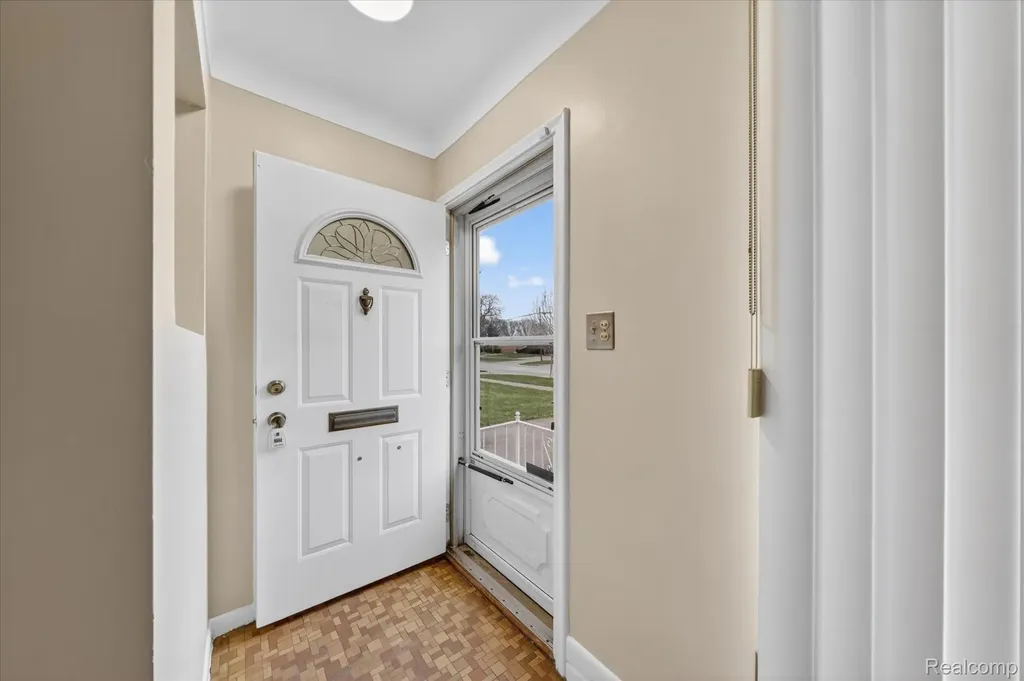 28901 W Chicago Street Livonia City MI 48150