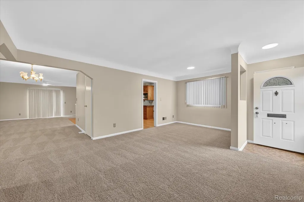 28901 W Chicago Street Livonia City MI 48150