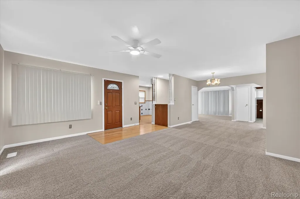 28901 W Chicago Street Livonia City MI 48150