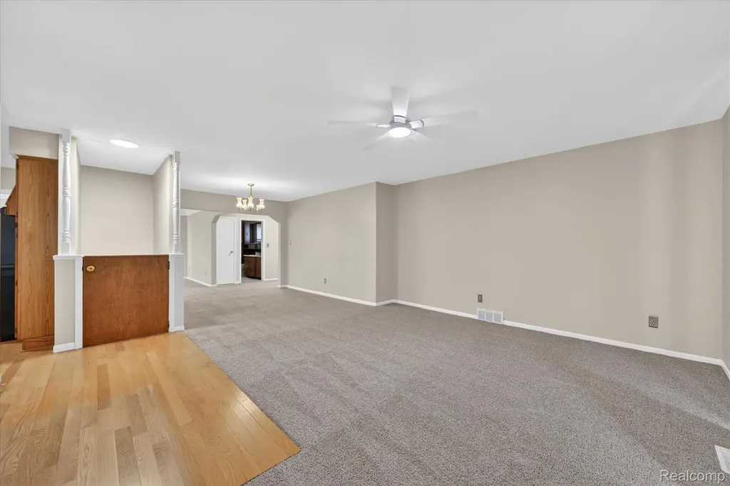 28901 W Chicago Street Livonia City MI 48150
