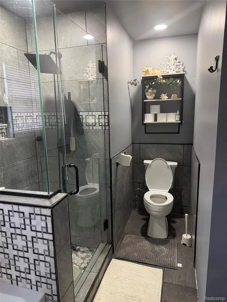 20088 Woodland Street Harper Woods City MI 48225